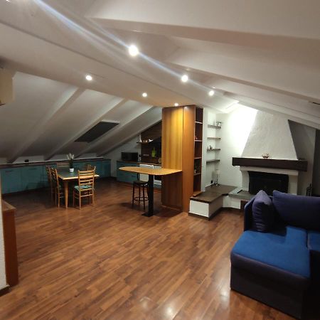 Loft Mansardato Monza Esterno foto